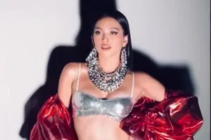 Sao Việt cùng dàn hoa, á hậu khoe dáng gợi cảm