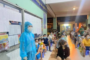 Phương Thanh, á hậu Hoàng My, Đại Nghĩa… tham gia hỗ trợ tiêm vaccine COVID-19