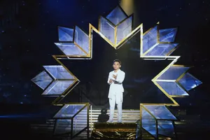 Nguyễn Hân 'Bản sao Quang Lê' tạm dẫn đầu Solo cùng Bolero