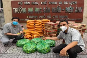 MC Quyền Linh, H’Hen Niê, Quốc Thuận miệt mài làm thiện nguyện mùa dịch