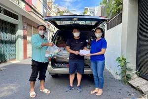 Quyền Linh hỗ trợ 10 tấn gạo cho 1.000 nghệ sĩ, nhân viên sân khấu khó khăn