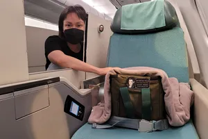 Nghệ sĩ Việt Hương: 'Mạnh mẽ để lo cho Phi Nhung trọn vẹn'