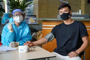 Thủ môn Bùi Tiến Dũng hiến máu nhân đạo tại bệnh viện ĐH Y Dược