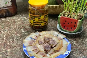 Món thịt heo dầm mắm cho 3 ngày tết