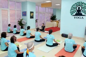 Vietcombank Huế đồng hành cùng câu lạc bộ yoga dành cho nữ bệnh nhân ung thư tại bệnh viện Trung ương Huế