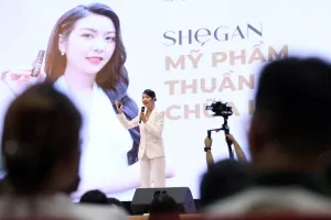 Á hậu Quốc tế Thúy Vân tham gia Diễn đàn Toàn cảnh Thương mại điện tử 2024