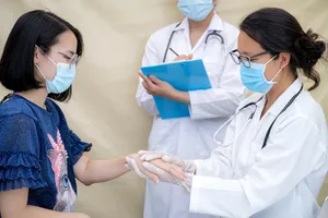 Manulife ra mắt chiến dịch ‘Sống Sạch - Sành - Xanh’, tầm soát HP miễn phí cho người dân