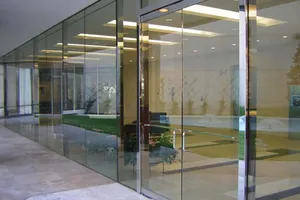 Việt Phong - Công ty cung cấp giải pháp toàn diện về cửa kính cường lực