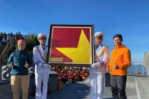 Những lễ thượng cờ đặc biệt trên nóc nhà Đông Dương dịp 2-9