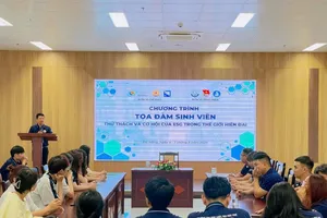 Sinh viên Trường Đại học Luật, Đại học Huế học tập trao đổi chuyên môn tại TP Đà Nẵng