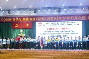 VWS tài trợ học bổng Nguyễn Hữu Thọ cho HS-SV huyện Bình Chánh