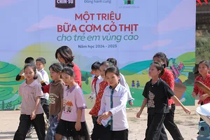 CHIN-SU mang chảo cơm có thịt đặc biệt lên vùng cao “tiếp sức học trò, tiếp lửa thầy cô” nhân dịp 20-11