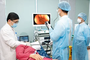 Nhiều trường hợp phát hiện sớm tổn thương tiền ung thư qua nội soi tiêu hóa tại Bernard