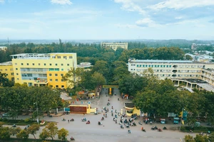 Trường Đại học Trà Vinh năm thứ 3 liên tiếp đạt giải thưởng chuyển đổi số xuất sắc