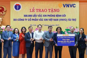 Bộ Y tế nhận nửa triệu liều vắc xin sởi từ Hệ thống tiêm chủng VNVC