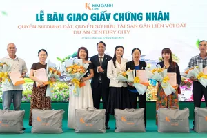 Kim Oanh Land bàn giao Sổ hồng đợt 1 cho cư dân hai dự án Century City và Legacy Central