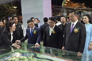 VWS triển lãm mô hình xử lý rác hiện đại, người dân hào hứng tham quan