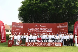 Hơn 1,15 tỷ đồng chắp cánh sinh viên tài năng từ chương trình học bổng Swing for Dreams