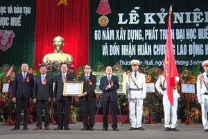 Đại học Huế đón nhận Huân chương Lao động hạng Nhất