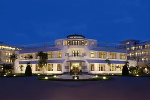 Cận cảnh nơi ở của Nhật hoàng tại Huế