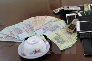 Khởi tố 4 bị can vụ bí thư phường đánh bạc