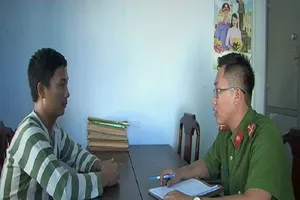 Bị đốt xe khi tìm người đánh con nói chuyện phải trái