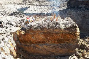 Phát hiện ngôi mộ lạ bằng đá nguyên khối