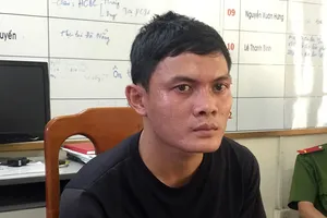 Lừa xin việc rồi cưỡng hiếp, cướp tài sản