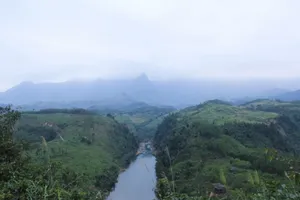 Chơi ở nhà ngoại, bé trai 3 tuổi mất tích bí ẩn