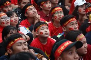 Cổ động viên nhí Đà Nẵng hào hứng cổ vũ U-23 Việt Nam