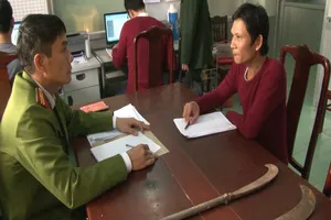 Ngồi nhậu trong nhà, bị nhóm người ập vào chém