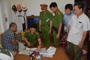 Phá đường dây đánh bạc gần 100 tỉ đồng qua mạng