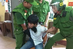 Đưa kẻ ngáo đá uy hiếp mẹ, dọa đốt nhà vào trại cai nghiện