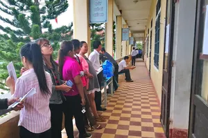 Phó Chủ tịch HĐND xã đi thi THPT quốc gia