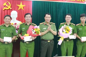 Khen thưởng đơn vị phá vụ án mạng vì 'bị nhìn đểu' ở quán nhậu