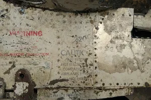 Ngư dân kéo lưới được vật thể nghi là bộ phận của máy bay