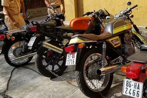 Bắt nhiều mô tô không nguồn gốc đang được đưa vào TP.HCM