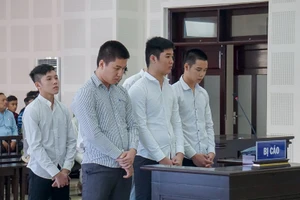 Bị chém gục sau khi 'khẩu chiến' trên Facebook