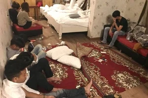 18 nam nữ thuê khách sạn chơi ma túy