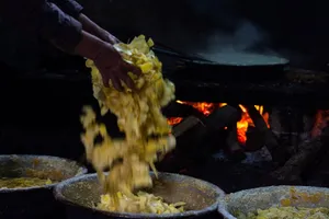 Làng Kim Long đỏ lửa rim mứt gừng mùa Tết