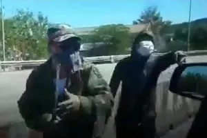 Khởi tố 3 người đập phá xe ô tô tại trạm thu phí Bắc Hải Vân