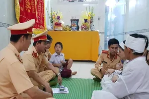 Bị đâm khi nhắc vượt đèn đỏ: CSGT quyên góp hơn 141 triệu đồng