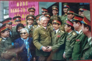 Quê hương đất Huế thương nhớ Đại tướng Lê Đức Anh