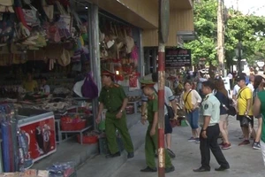 Phạt người phụ nữ bán 1,7kg măng cụt 'chém' 1 triệu đồng