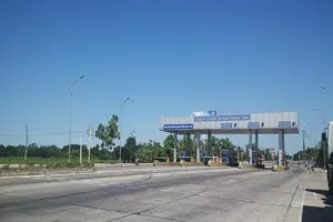 Hơn 200 xe ô tô vượt trạm BOT Quảng Trị mỗi ngày