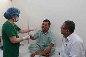 1 kiểm lâm Thừa Thiên - Huế bị bỏng khi dập cháy rừng