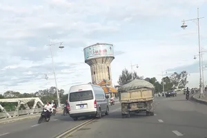 Phạt tài xế vượt ẩu trong lúc chở đoàn kiểm tra của tỉnh