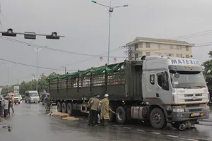 Va chạm với ô tô tải, hai phụ nữ thương vong
