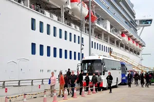 Những người tiếp xúc với tàu Diamond Princess đều bình thường