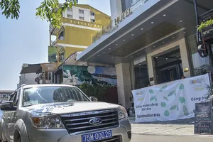 Huế có 12 du khách cùng bay với ca nhiễm COVID-19 thứ 17